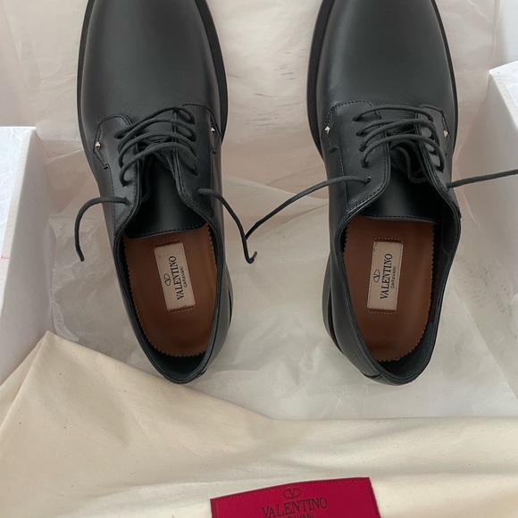 Valentino Garavani Shoes. Size 6.5. Black - Picture 4 of 7